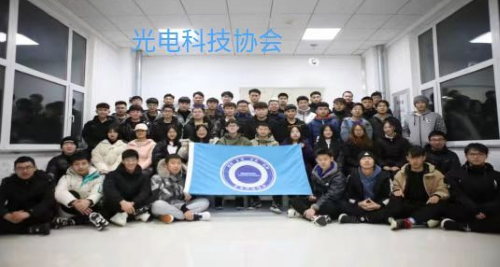 发掘学生潜能，社团助长成长。