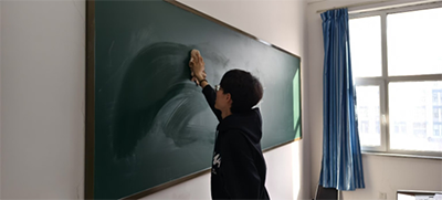 长春电子科技学院光电科学与工程学院“学雷锋”系列志愿活动纪实