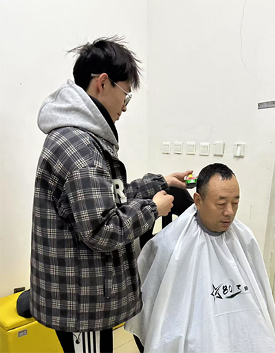 长春电子科技学院光电科学与工程学院“学雷锋”系列志愿活动纪实