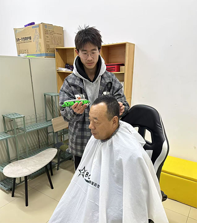 长春电子科技学院光电科学与工程学院“学雷锋”系列志愿活动纪实